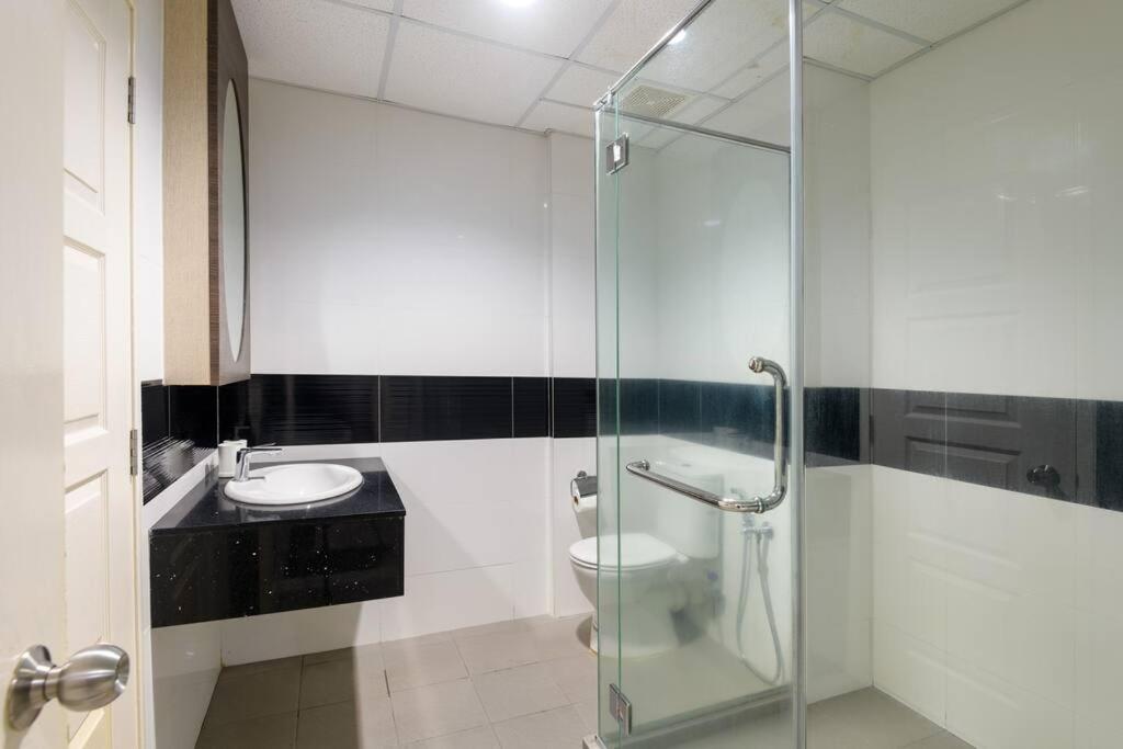 Apartament 2R1B/Seaview Tropical /1~8Pax/Gurney Mansion One George Town Zewnętrze zdjęcie
